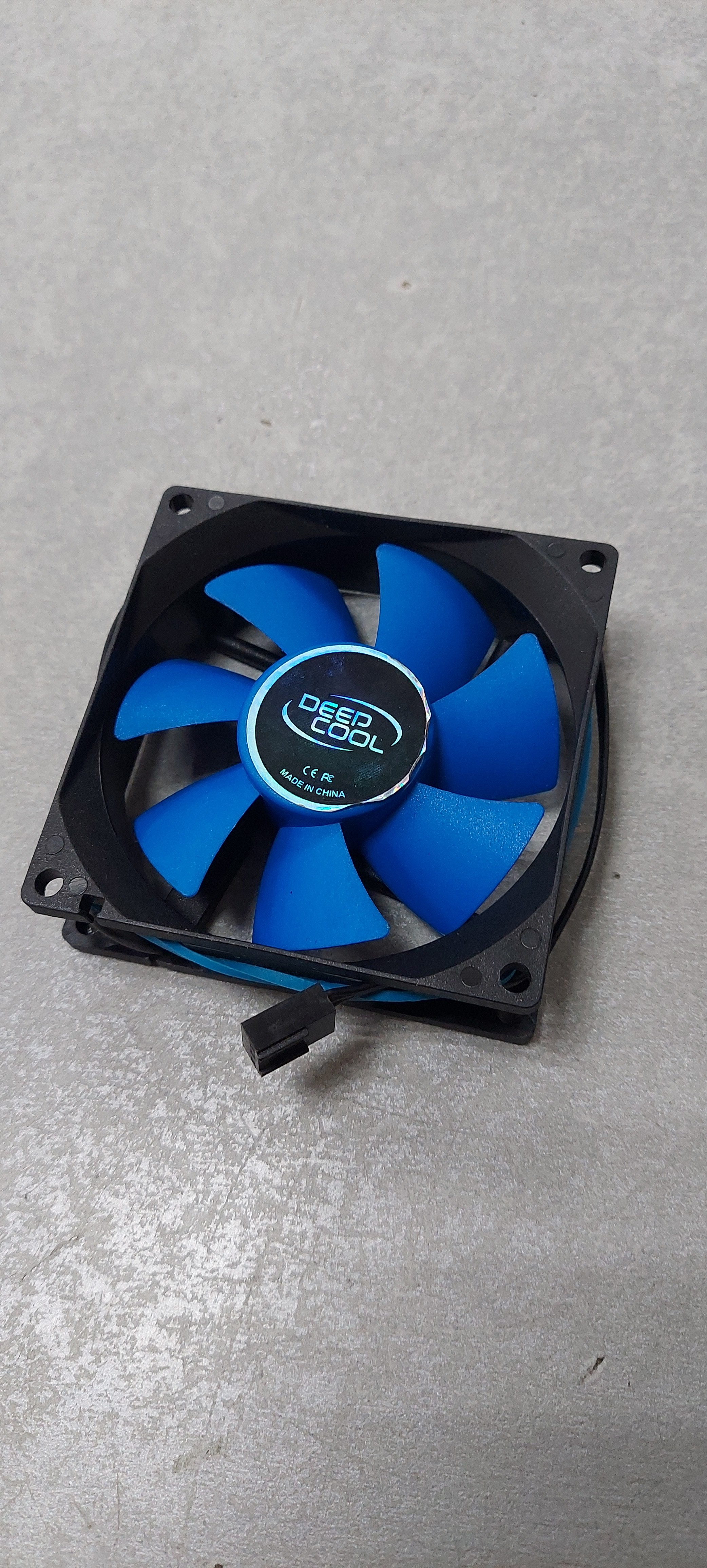 Вентилятор 	для корпуса 80x80MM 12V 0.30A DEEPCOOL