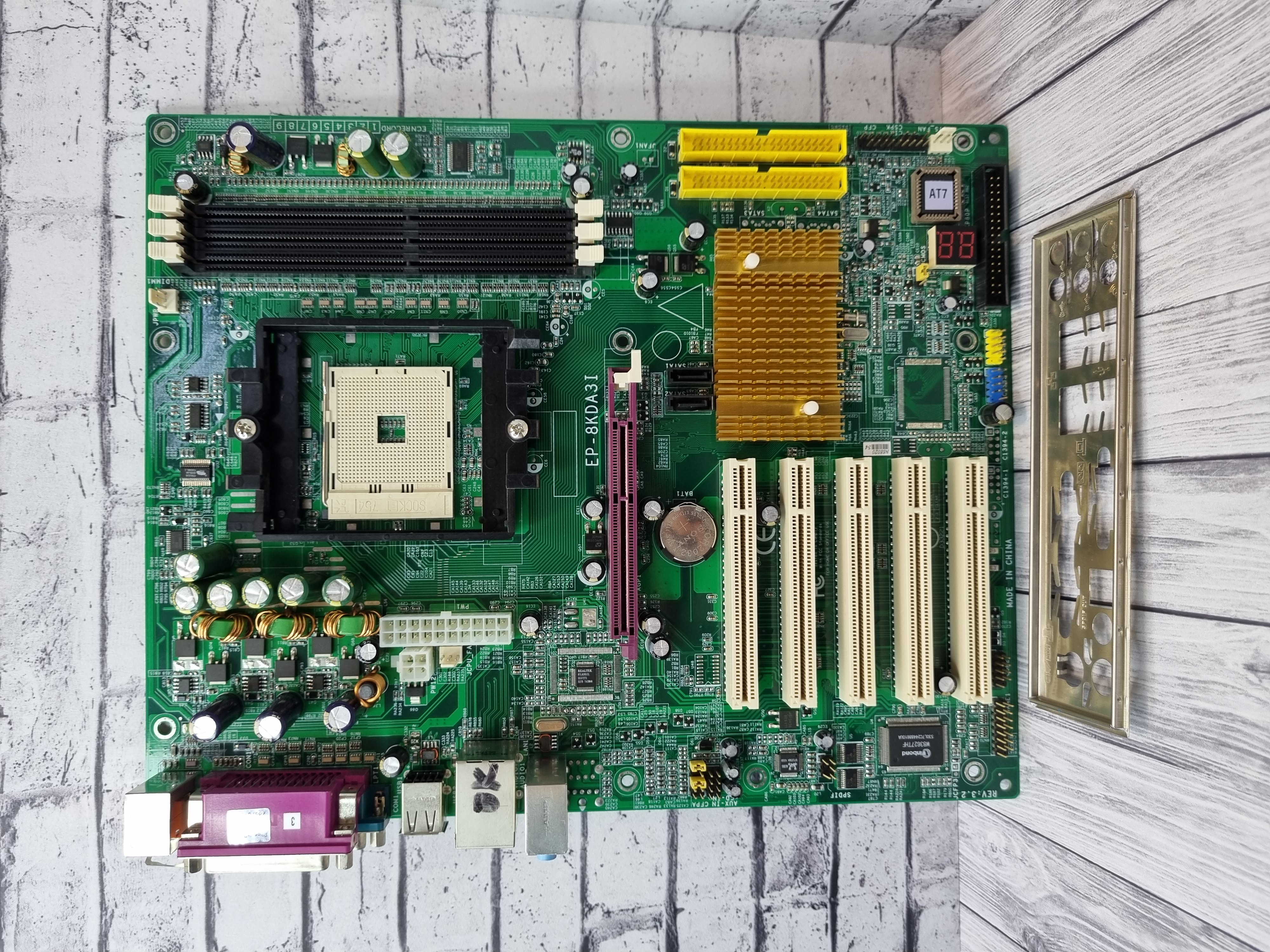 Материнская плата ATX S754 EPOX EP-8KDA3I Rev:  3.2
