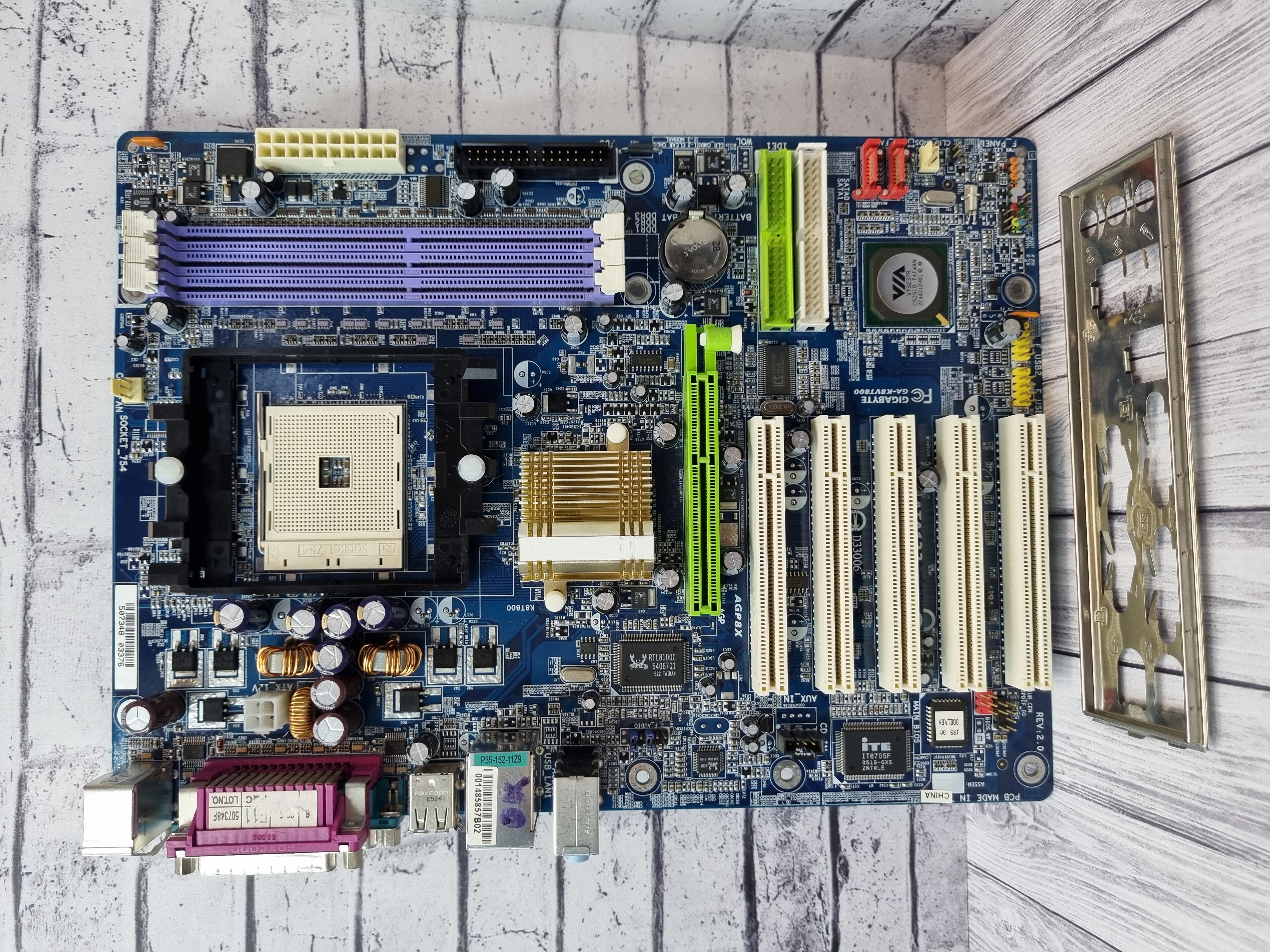Материнская плата ATX S754 Gigаbyte GА-K8VТ800