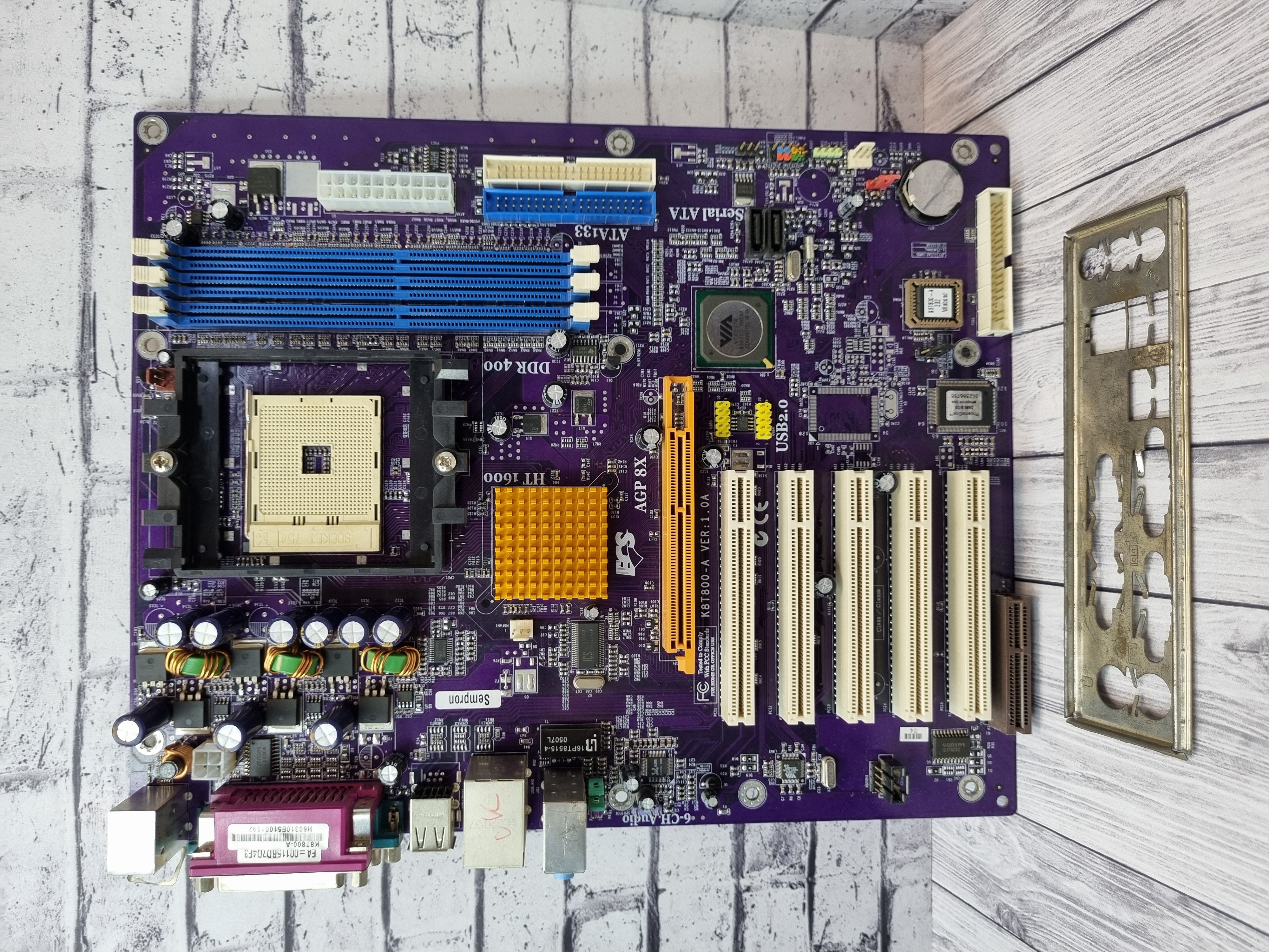 Материнская плата ATX S754 ECS K8T800-A