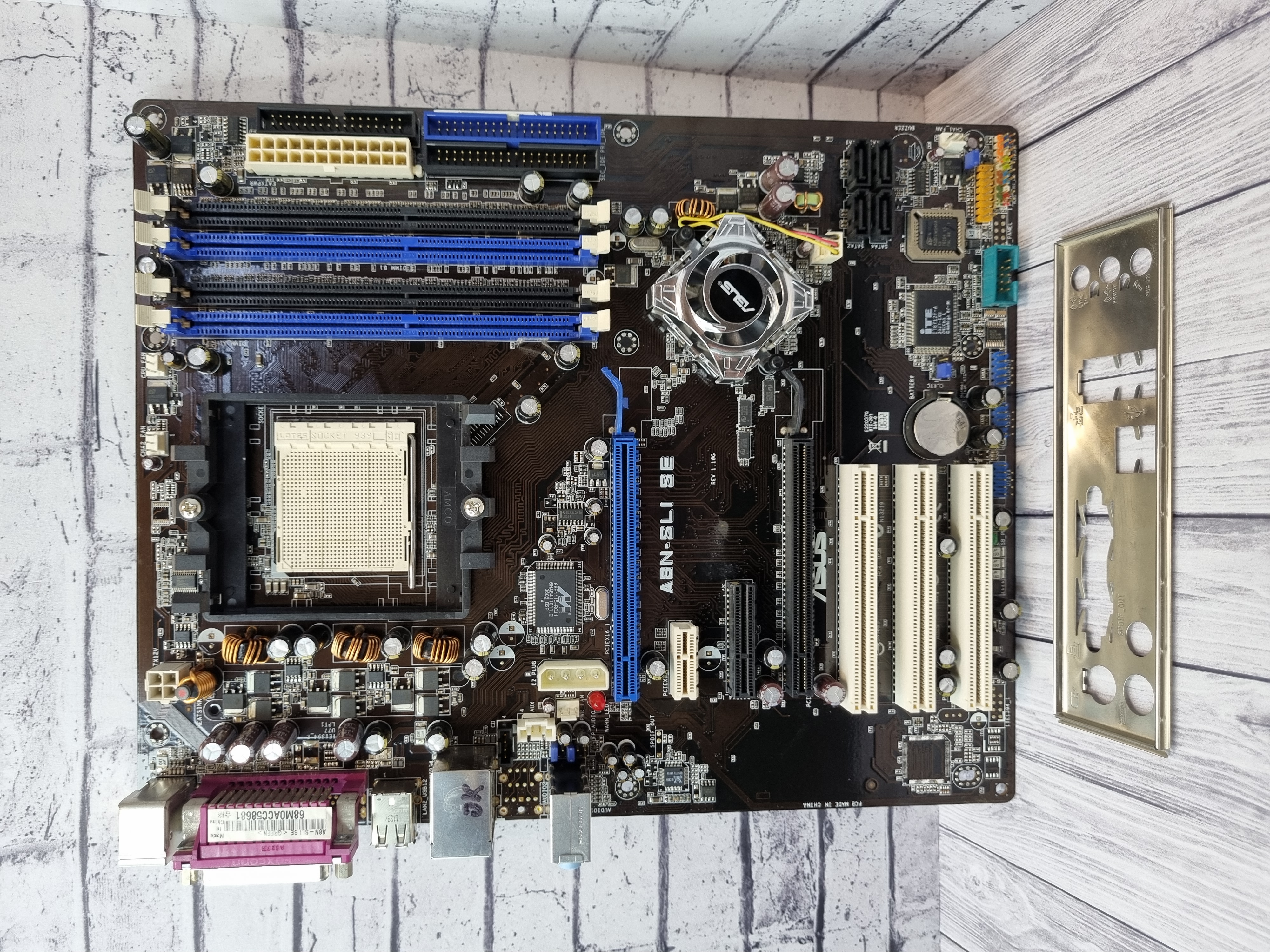 Материнская плата ATX S939 ASUS A8N-SLI SE