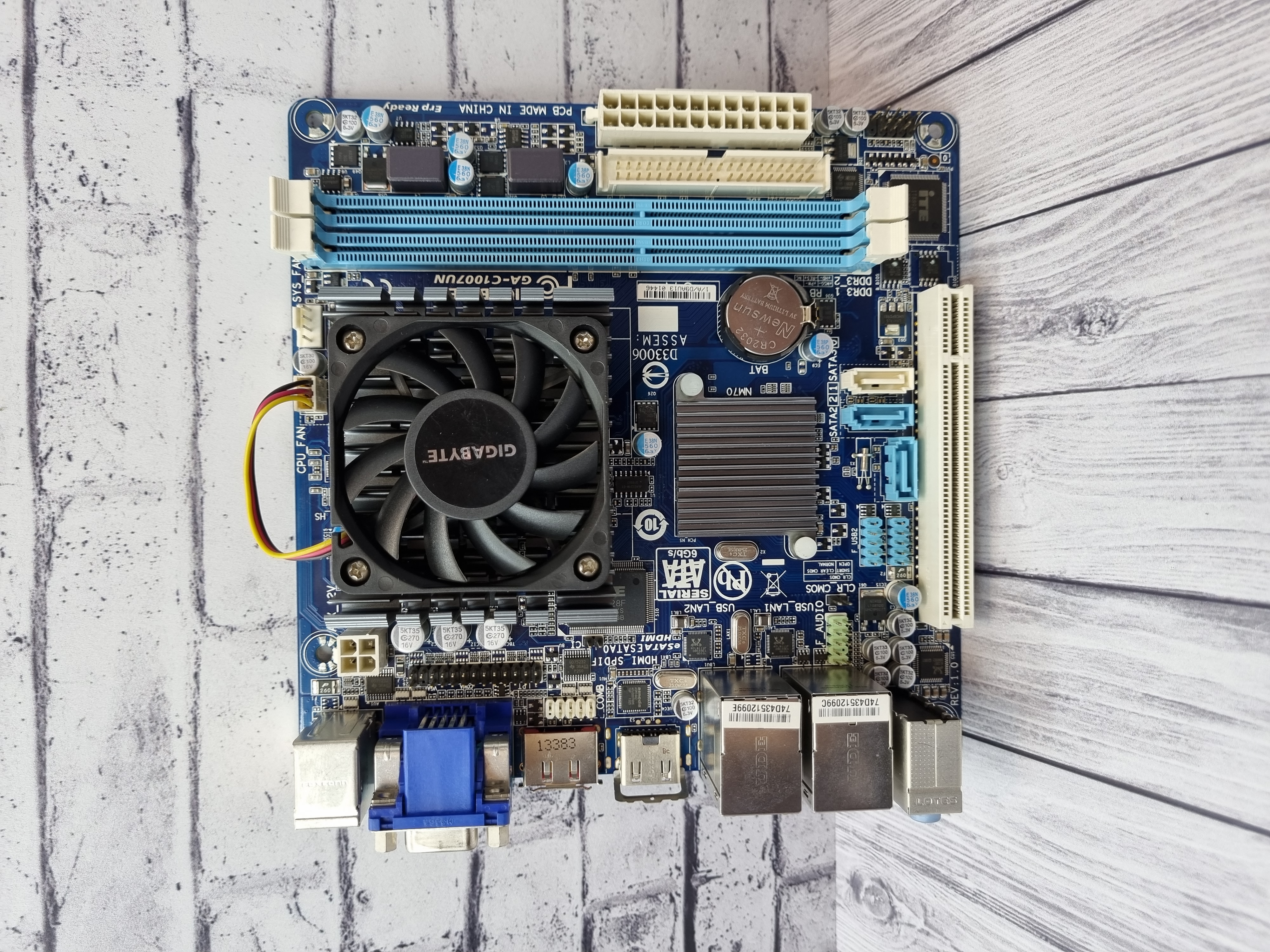 Материнская плата GIGABYTE GA-C1007UN
