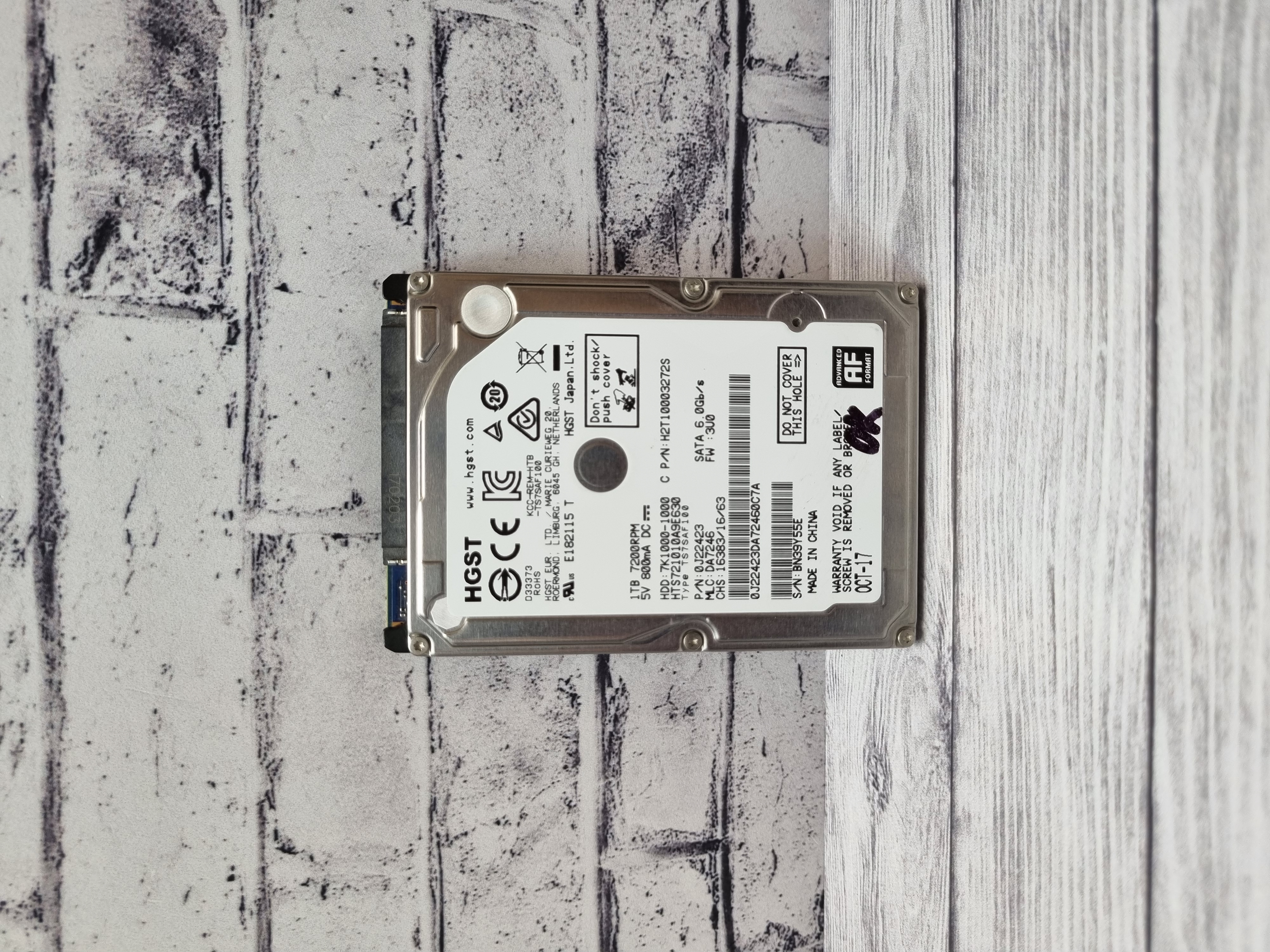 Жесткий диск для ноутбука SATA III 1.0 TB HGST 2.5''