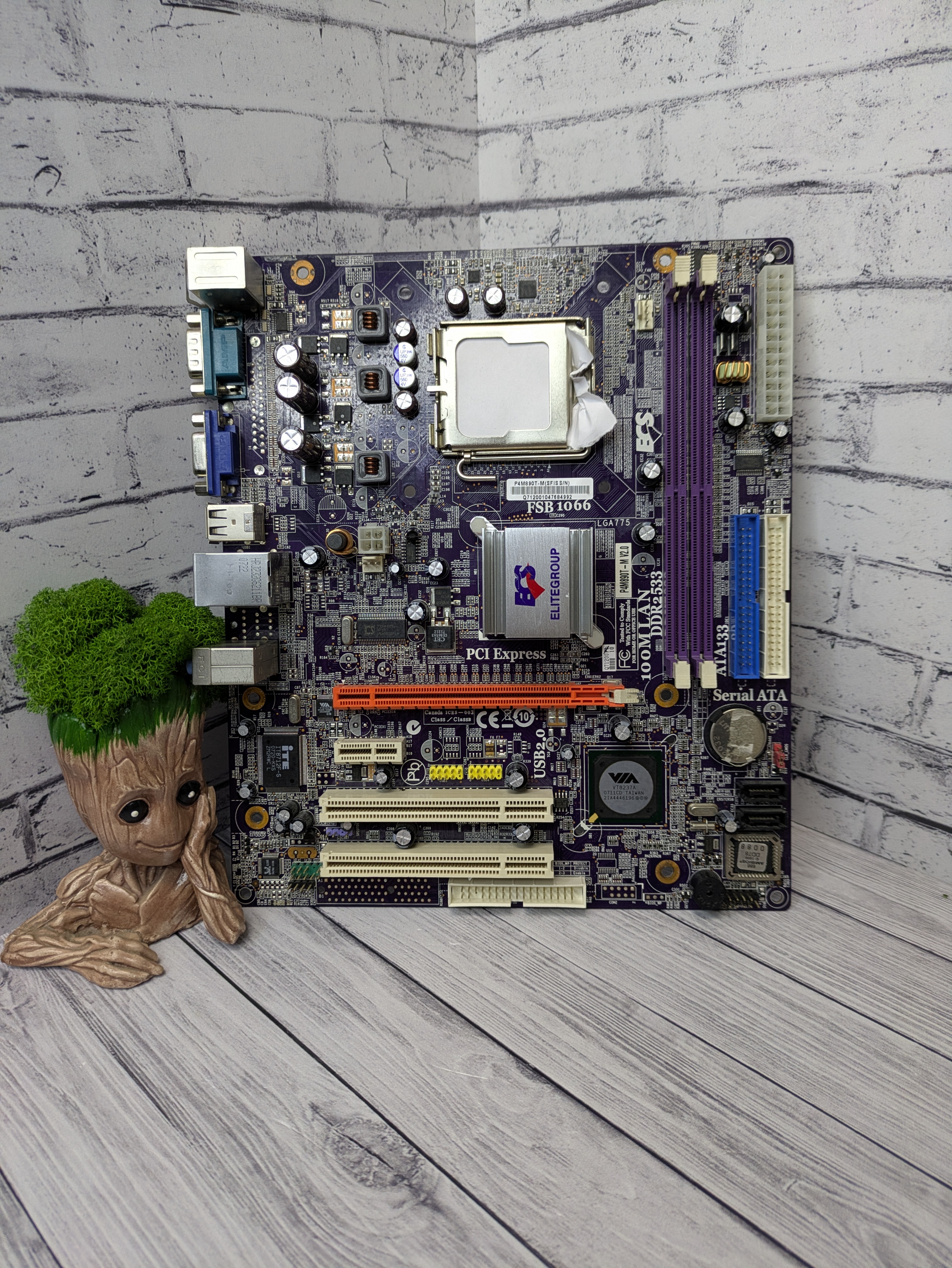 Материнская плата micro ATX S775 ECS P4M890T-M