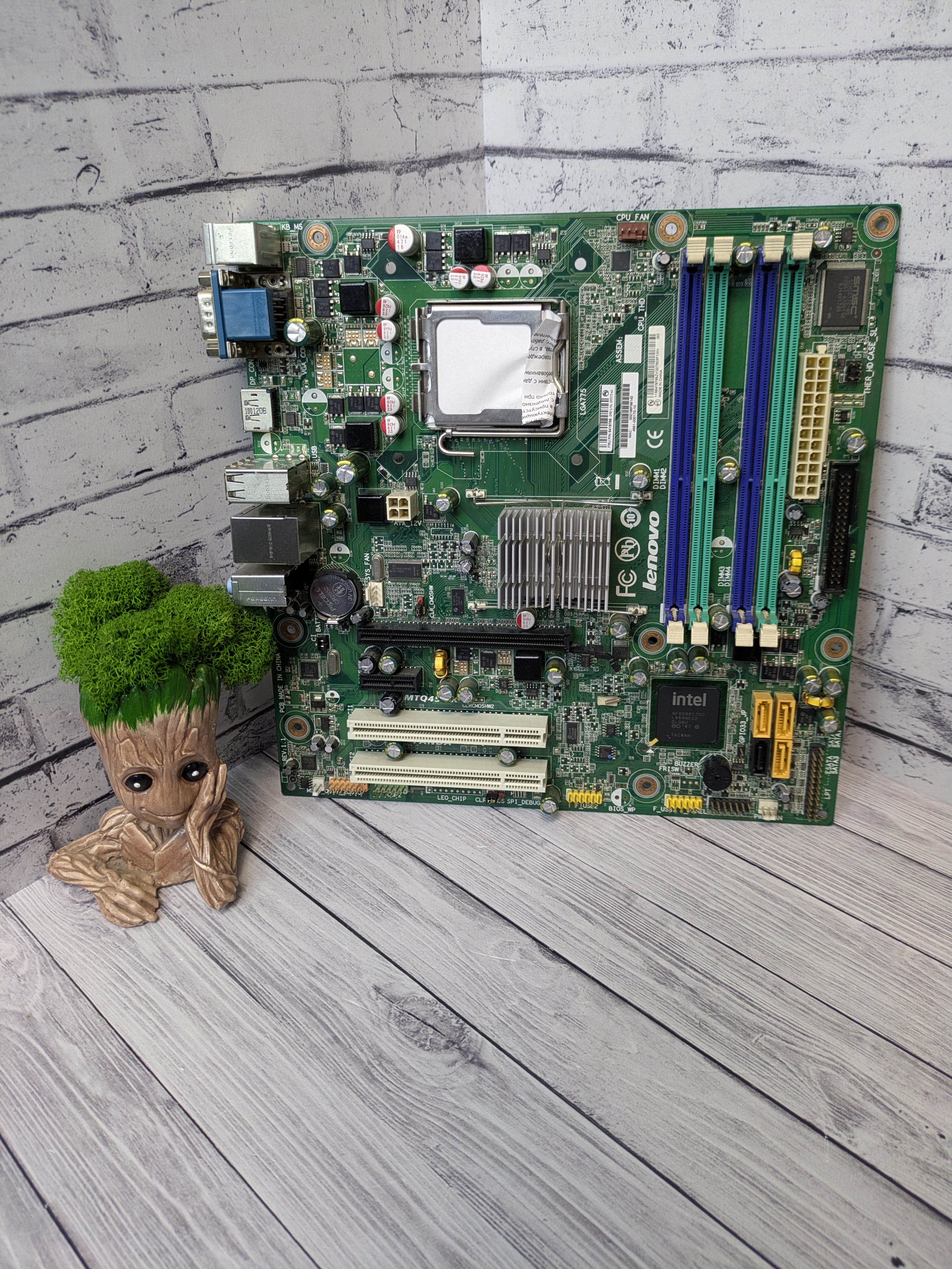 Материнская плата microATX S775 Lenovo MTQ45MK